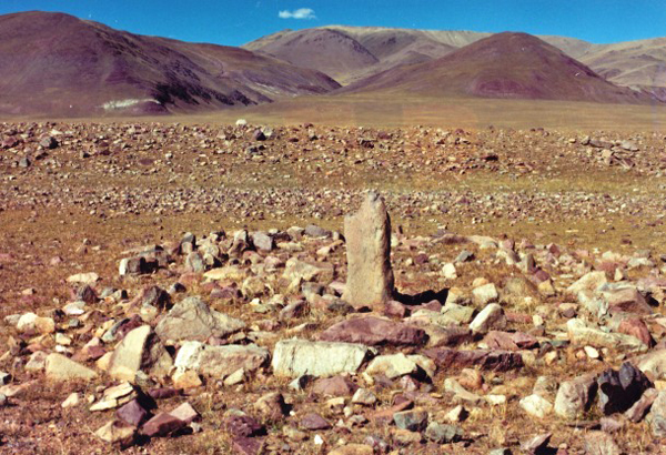 Fig. 4. A fairly small enclosure (7 m x 4 m) with a solitary stele that was broken long ago. Now standing 1 m in height, the break has eroded smooth. The pen was robustly and carefully constructed with large stones