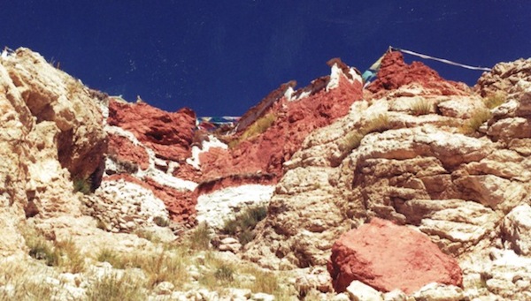 Fig. 9. A modern day cave temple at Mamik monastery in the western Changthang