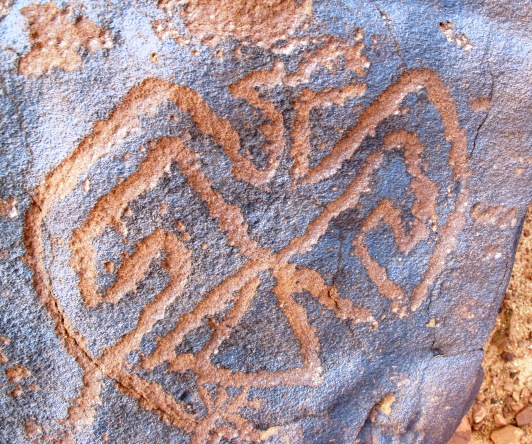  Fig. 2.  Western Changthang. This lovely khyung is found at a site with much early rock art. It appears to date to Iron Age (700–100 CE). As in figure 1, the two horns of the bird are clearly represented. Of special note is the treatment of the wings, which gracefully but powerfully fold inwards.  