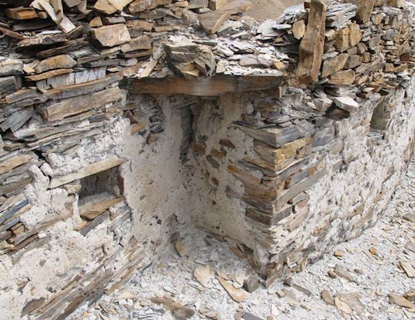 Fig. 7. An intact bridging stone in the north wall of Sector II. In the wall below there is a niche, one of many found in the interior walls of the citadel.