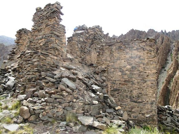 Fig. 4. A building with high stone walls and commodious rooms, which could only have supported a wooden roof. 