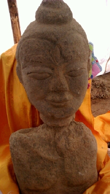Fig. 4. The stone sculpture at Khardong (Mkhar-gdong) identified by the Bonpo as that of the 8th century CE saint and translator Dranpa Namkha (Dran-pa nam-mkha’). Khardong, in western Tibet, is the site of what may well have been a capital of Zhang Zhung, Khyunglung Ngulkhar (Khyung-lung dngul-mkhar), the ‘Horned Eagle Country Silver Castle’. For more information on this location, see April 2012 newsletter. Photo courtesy of Dondrup Lhagyal. 