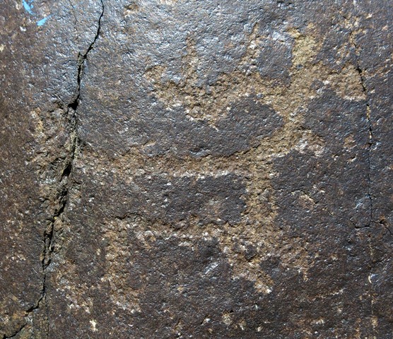 Fig. 40. A deer (20 cm long) portrait, Drakdo Kiri. The large branched antlers pinpoint this petroglyph as that of a cervid. Iron Age or Protohistoric period.
