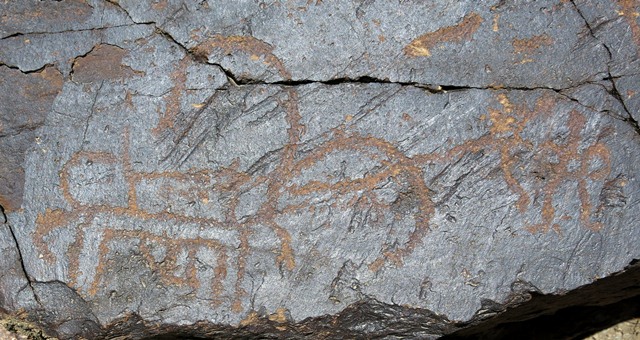 Fig. 8.2. A bowman firing at a wild caprid (blue sheep or ibex; 37 cm long). Protohistoric period.