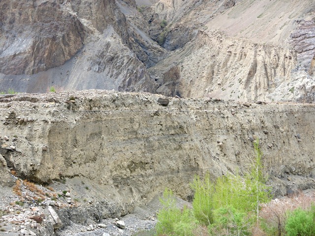 Fig. 1. The bluff upon which Gyadrong sits.