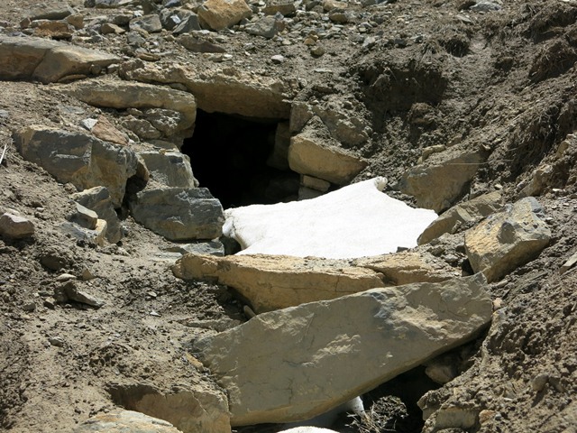Fig. 16. A view of the tunnel on the northeast slopes of Kharteng.
