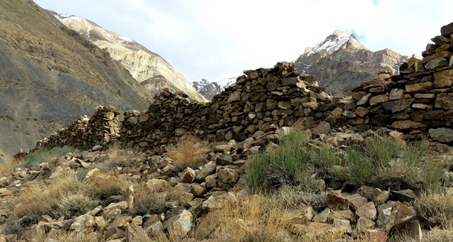 Fig. 19. A close-up of the outer north wall, Kharnya.