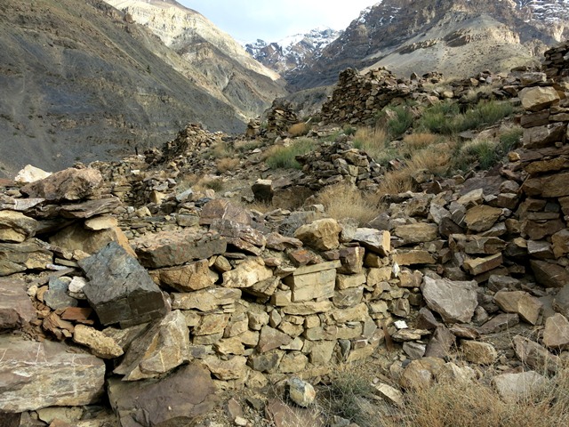 Fig. 22. A view from the east of the lower row of rooms at Kharnya . Various room partitions are visible in the photo.