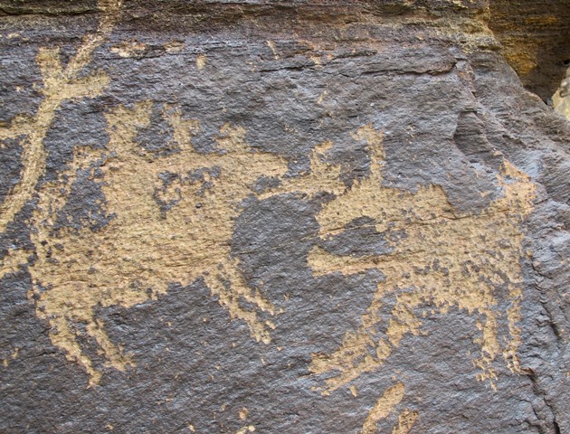 Fig. 26. Horseman with bow slaying wild yak from the front, far western Tibet. Protohistoric period.