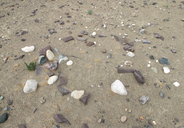 Fig. 27. Traces of a small enclosure located east of the cobble wall pictured in fig. 26.